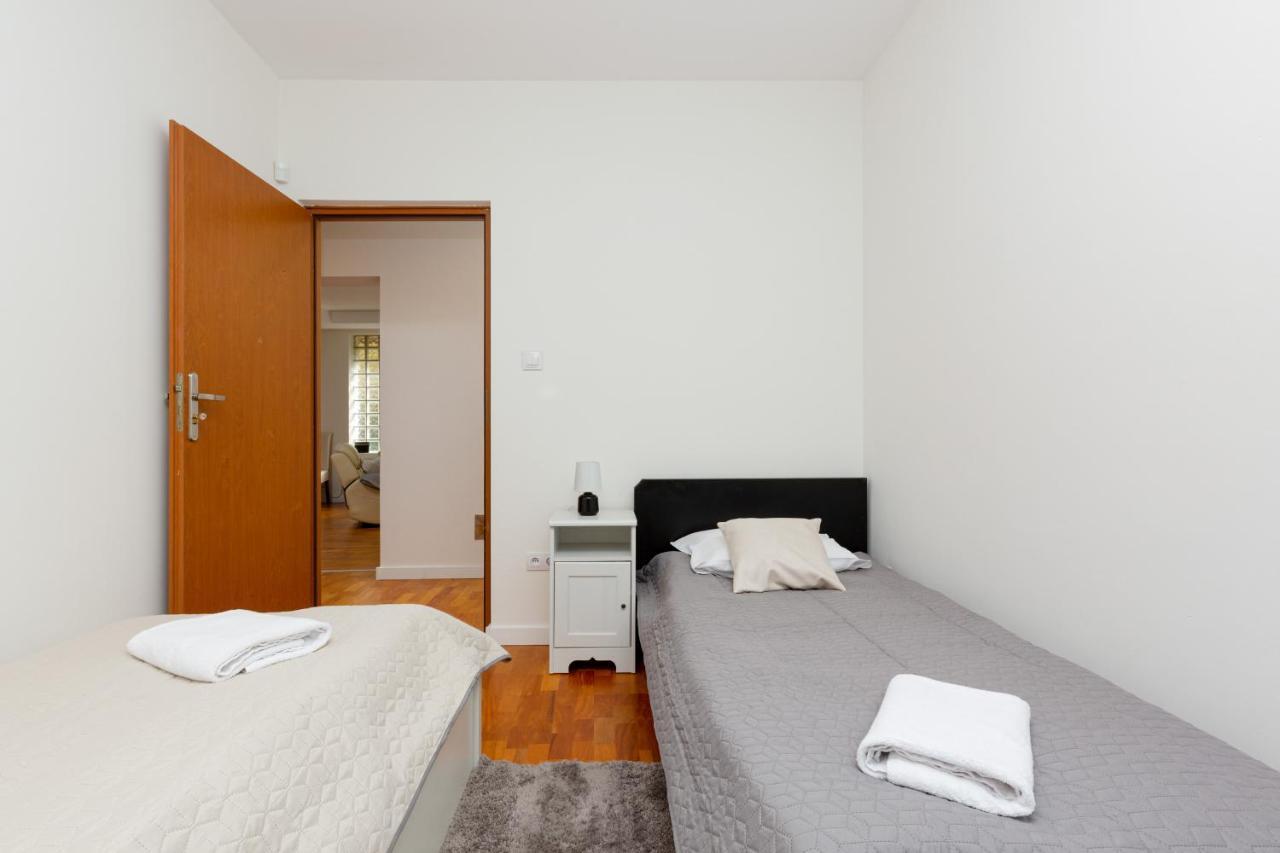 Holiday House Cinema Experience Warsaw Michalowice By Renters Villa Exterior photo